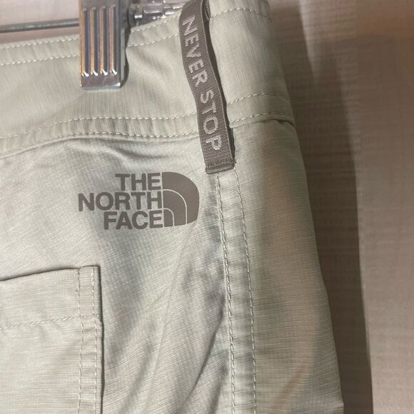 The North Face khaki short court pants capris, size 2 - Picture 11 of 12